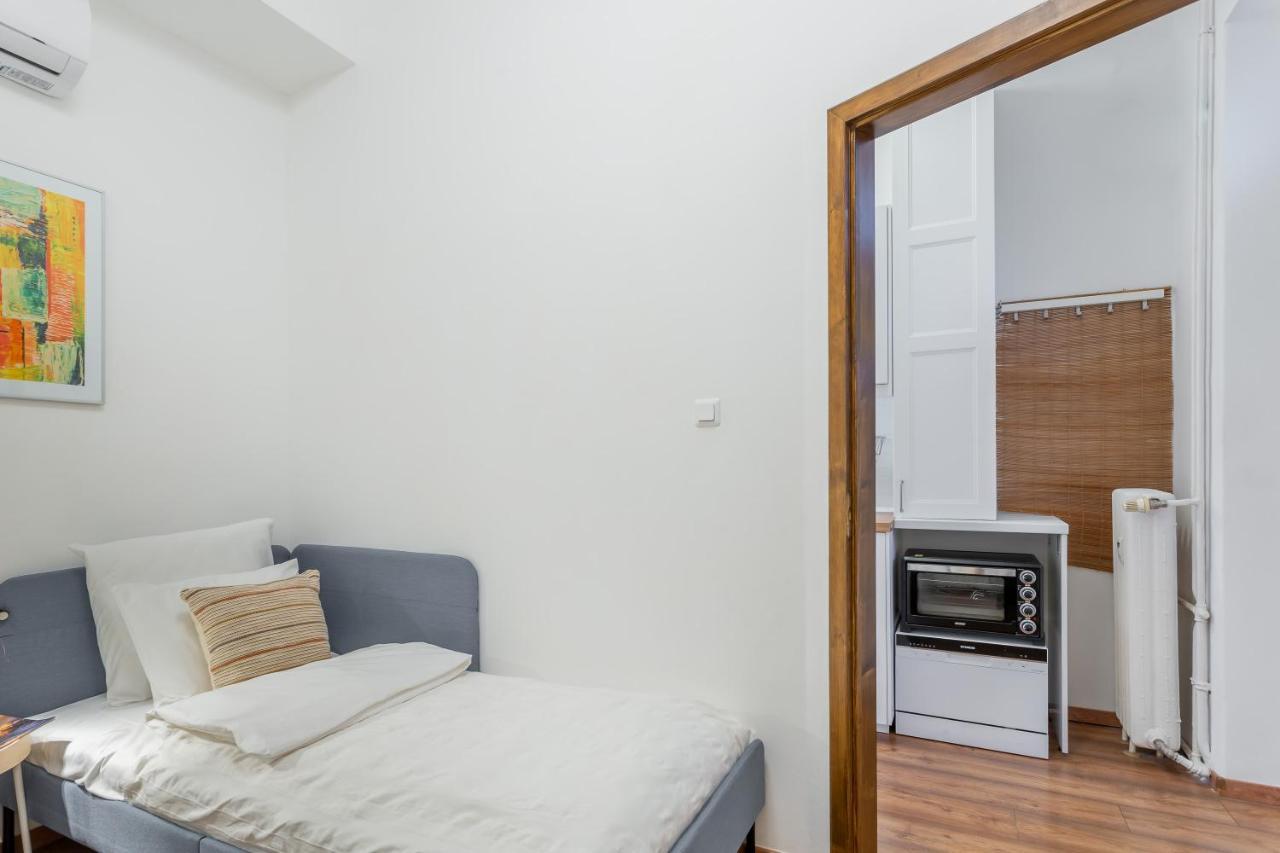 Central Avenue Apartment Budapest Exteriör bild