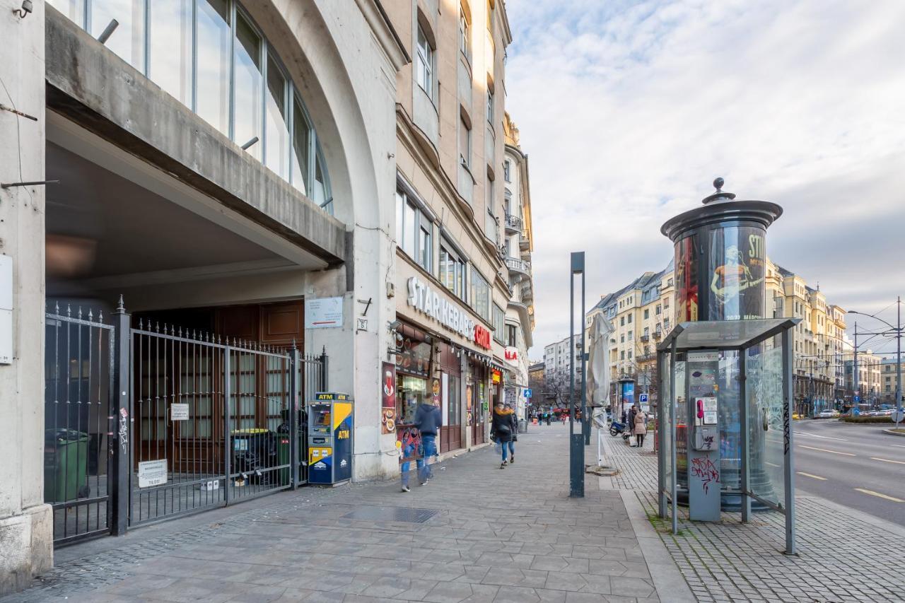 Central Avenue Apartment Budapest Exteriör bild
