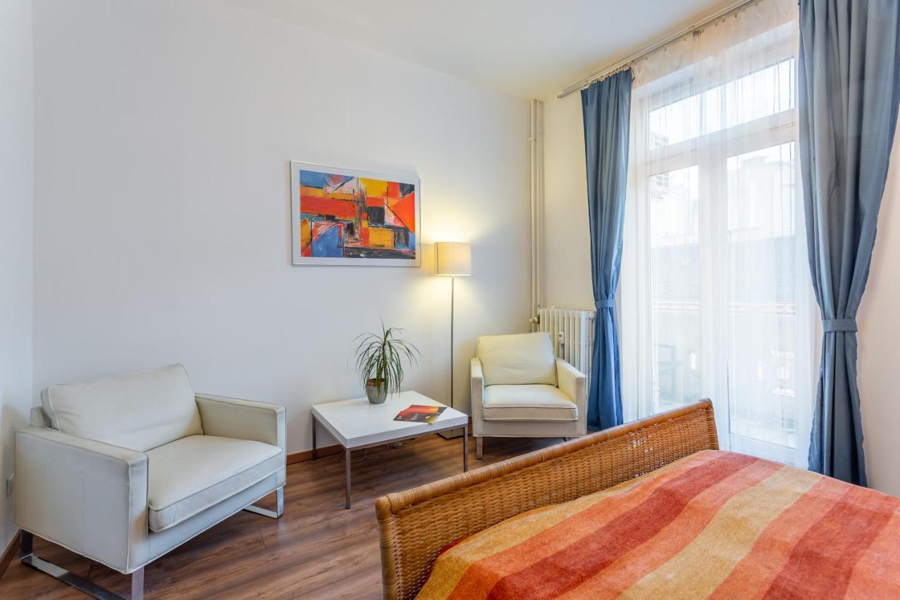 Central Avenue Apartment Budapest Exteriör bild