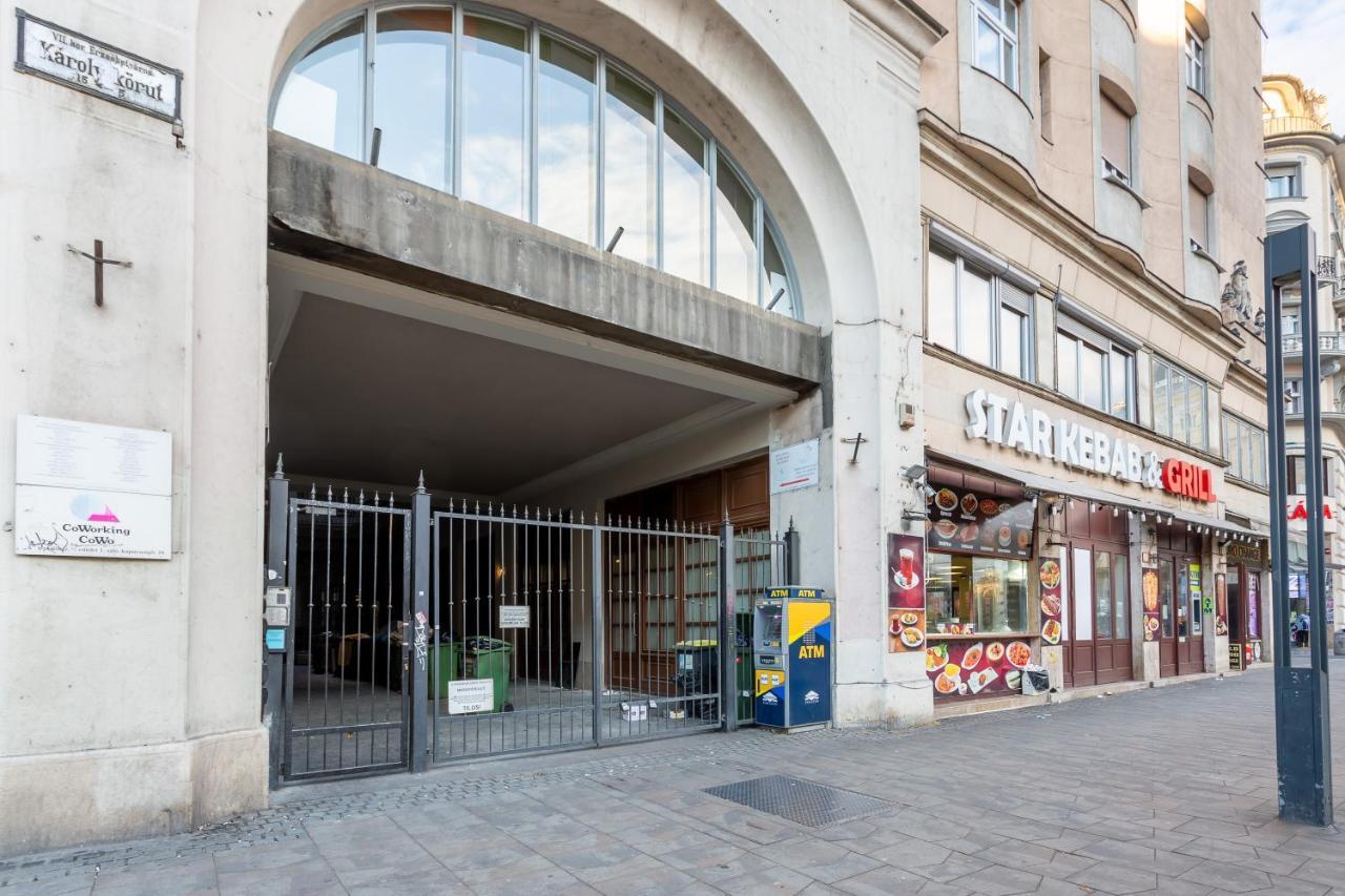 Central Avenue Apartment Budapest Exteriör bild